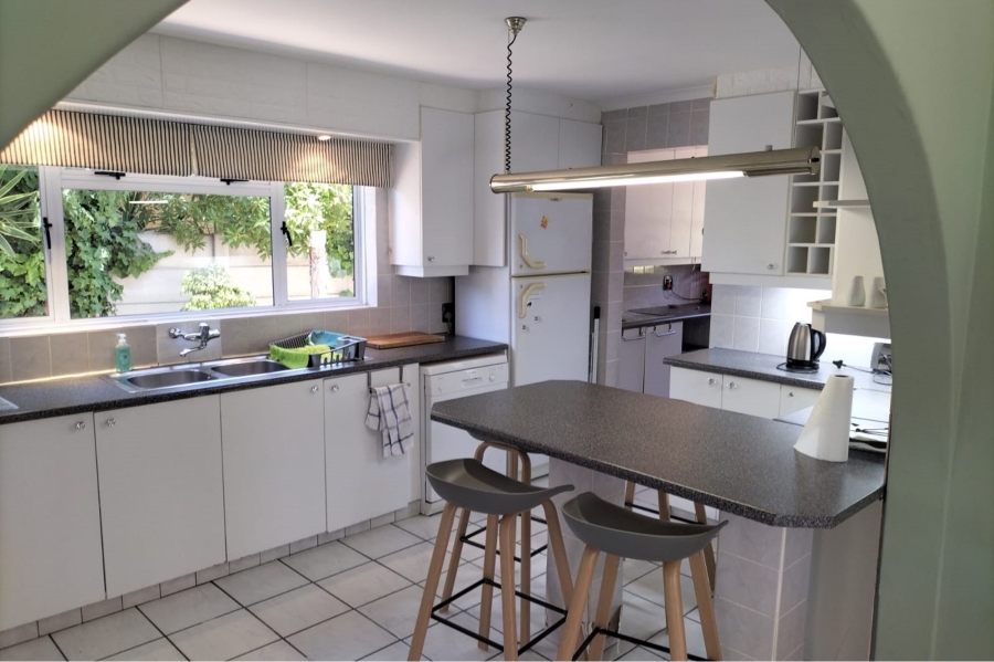 To Let 5 Bedroom Property for Rent in Flamingo Vlei Western Cape